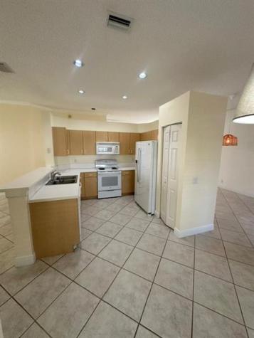 1572 Banyan Way Weston FL 33327