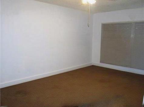 19112 W Lake Hialeah FL 33015