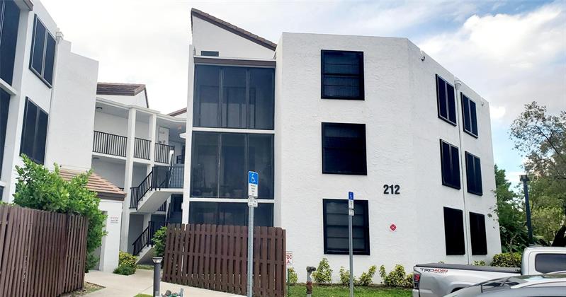 212 Lake Pointe Drive Oakland Park FL 33309