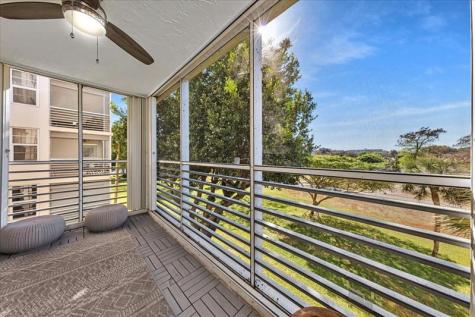 3520 Oaks Way Pompano Beach FL 33069