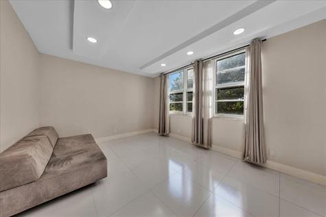 3520 Oaks Way Pompano Beach FL 33069