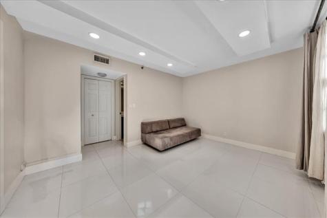 3520 Oaks Way Pompano Beach FL 33069