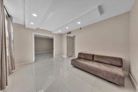 3520 Oaks Way Pompano Beach FL 33069