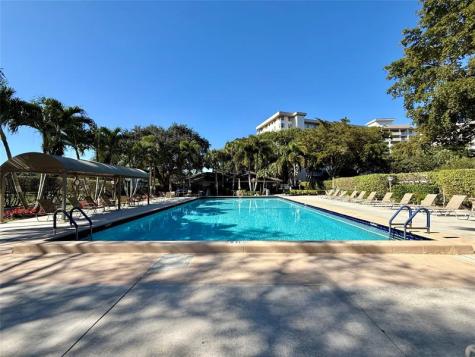 3520 Oaks Way Pompano Beach FL 33069