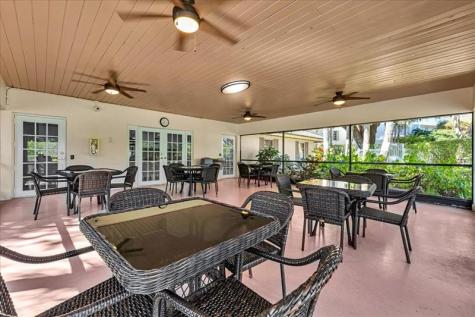 3520 Oaks Way Pompano Beach FL 33069