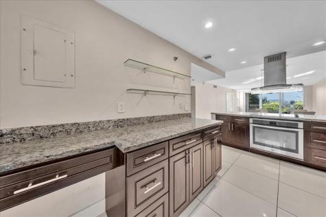 3520 Oaks Way Pompano Beach FL 33069