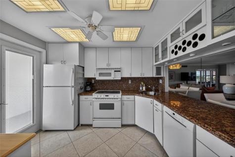 3180 NE 48th Court Lighthouse Point FL 33064