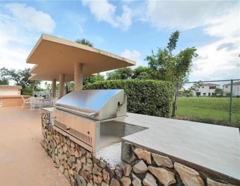 800 NE 195th Street Miami FL 33179
