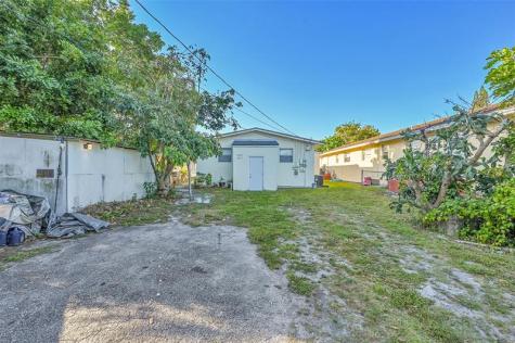2409 Taft Street Hollywood FL 33020