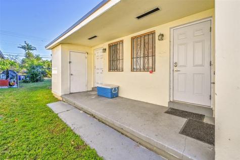 2409 Taft Street Hollywood FL 33020
