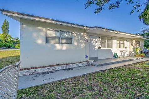 2409 Taft Street Hollywood FL 33020