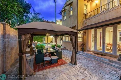 3733 Solana Road Miami FL 33133
