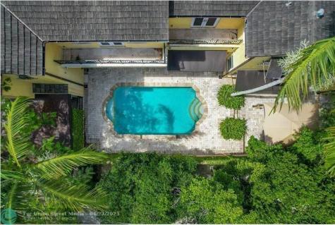 3733 Solana Road Miami FL 33133