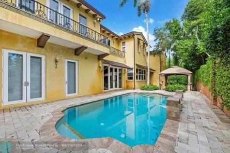 3733 Solana Road Miami FL 33133