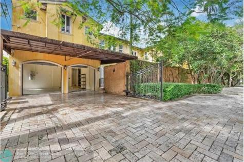 3733 Solana Road Miami FL 33133