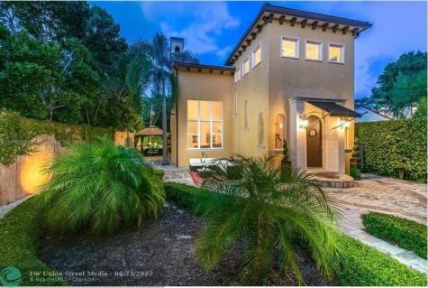 3733 Solana Road Miami FL 33133