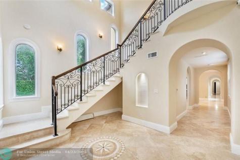 3733 Solana Road Miami FL 33133