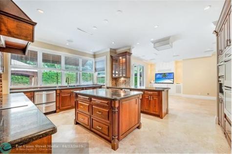 3733 Solana Road Miami FL 33133