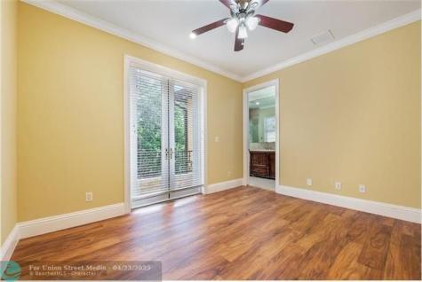 3733 Solana Road Miami FL 33133