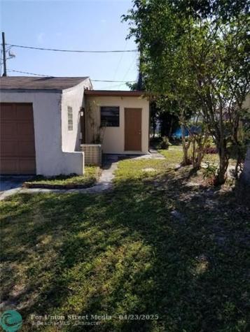 2104 Monroe Terrace Hollywood FL 33020