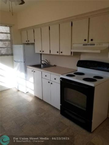 2104 Monroe Terrace Hollywood FL 33020