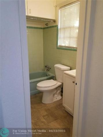 2104 Monroe Terrace Hollywood FL 33020