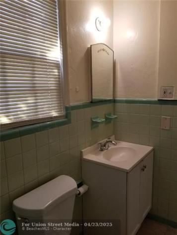 2104 Monroe Terrace Hollywood FL 33020