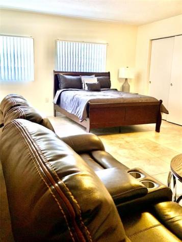 318 SW 67th Terrace Pembroke Pines FL 33023