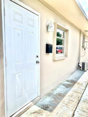 318 SW 67th Terrace Pembroke Pines FL 33023