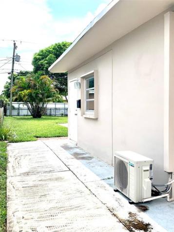 318 SW 67th Terrace Pembroke Pines FL 33023