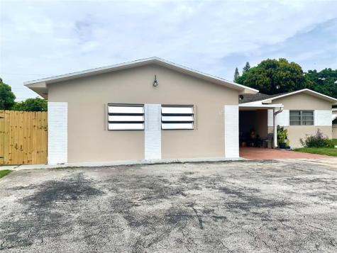 318 SW 67th Terrace Pembroke Pines FL 33023