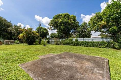 318 SW 67th Terrace Pembroke Pines FL 33023