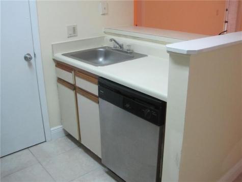 4221 W Mcnab Road Pompano Beach FL 33069
