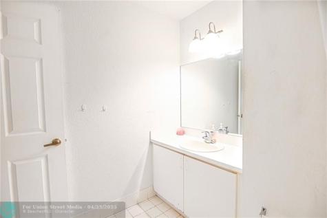 1178 NW 124th Avenue Miami FL 33182