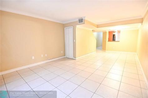 1178 NW 124th Avenue Miami FL 33182