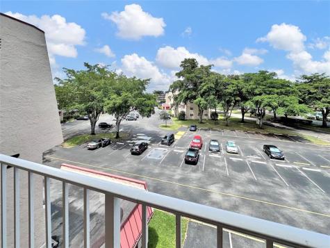 1005 Country Club Drive Margate FL 33063