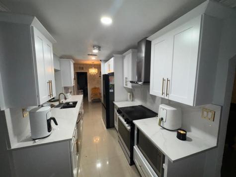 6704 Inwood North Lauderdale FL 33068