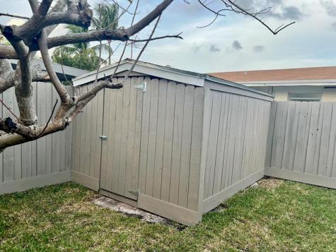 801 NE 36th Street Oakland Park FL 33334