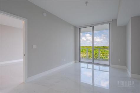16385 Biscayne Boulevard Aventura FL 33160