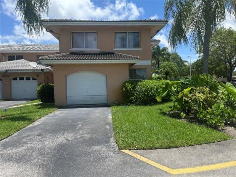 3263 NW 44th Street Oakland Park FL 33309