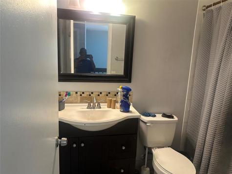 3263 NW 44th Street Oakland Park FL 33309