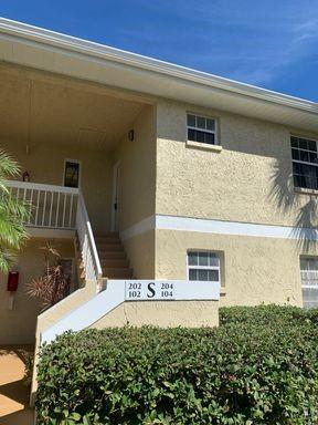 1560 SE Royal Green Circle Port St Lucie FL 34952