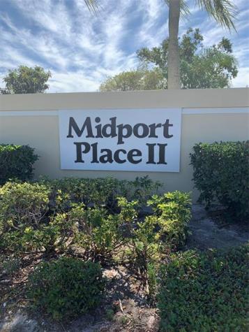 1560 SE Royal Green Circle Port St Lucie FL 34952