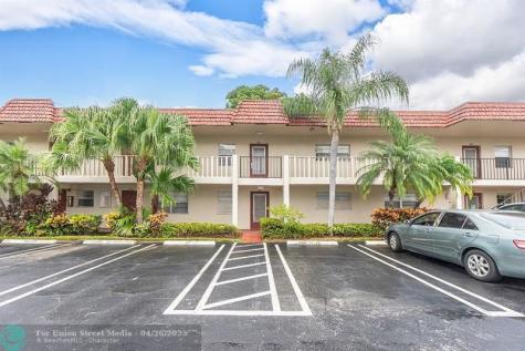 31 Abbey Lane Delray Beach FL 33446