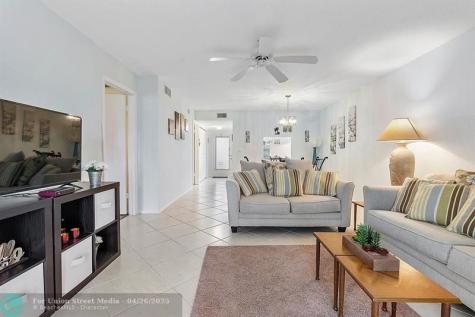 31 Abbey Lane Delray Beach FL 33446