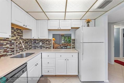 31 Abbey Lane Delray Beach FL 33446