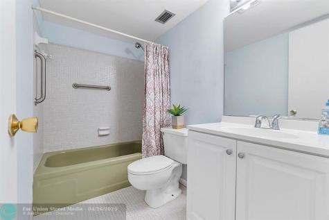31 Abbey Lane Delray Beach FL 33446