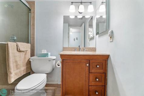 31 Abbey Lane Delray Beach FL 33446