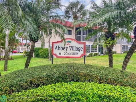 31 Abbey Lane Delray Beach FL 33446