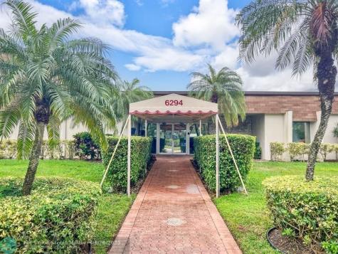 31 Abbey Lane Delray Beach FL 33446